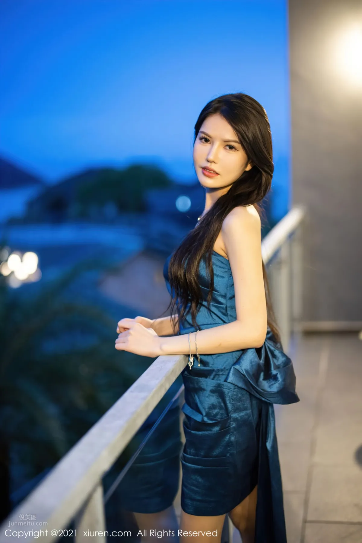 新人模特媛媛醬 深藍色典雅禮服 2