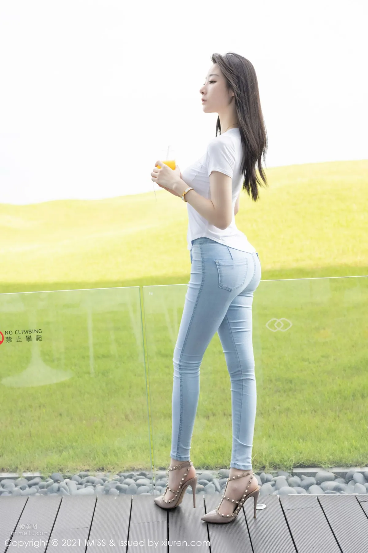 新人模特逗逗DouDou 长相清秀苗条多姿_4