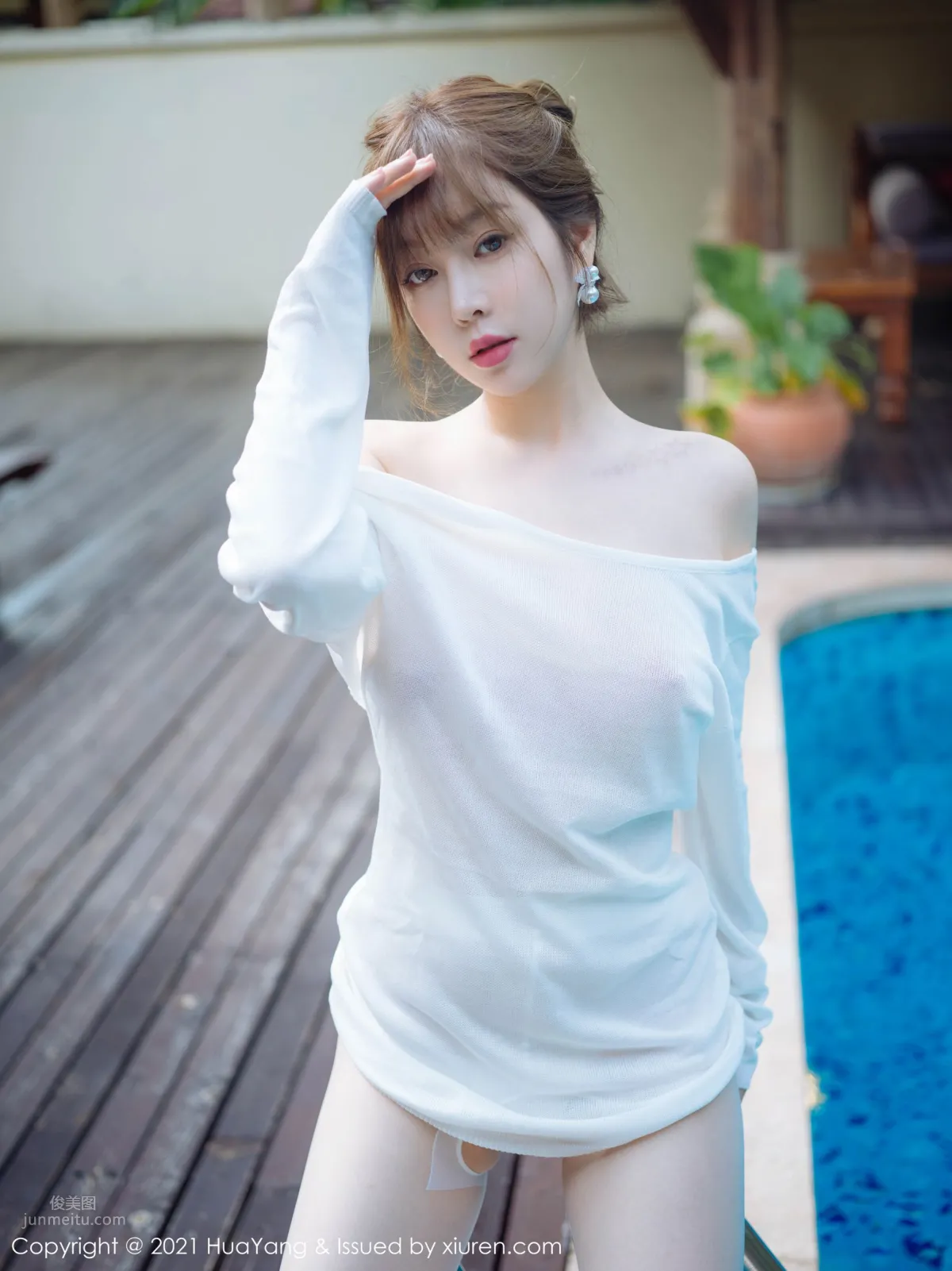 成熟女神王雨純 潔白輕盈的毛衣 26