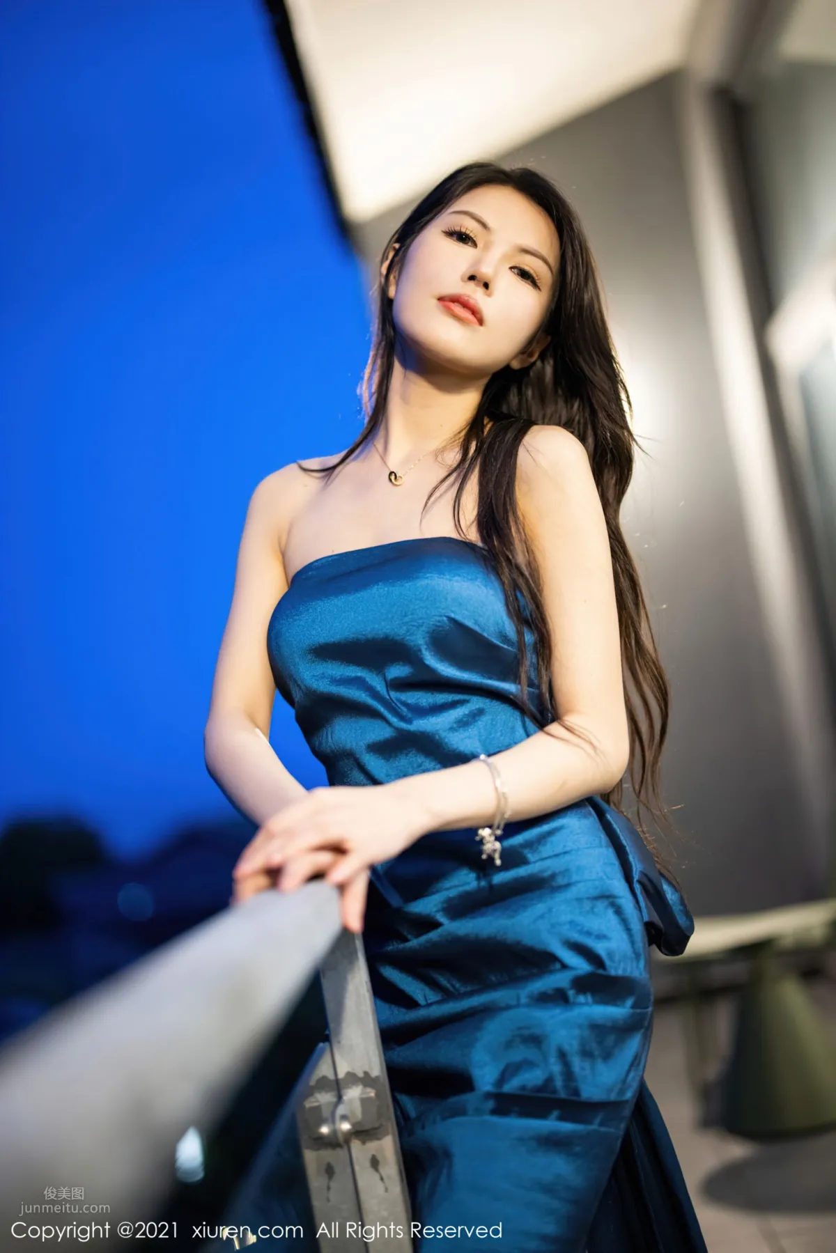 新人模特媛媛醬 深藍色典雅禮服 8