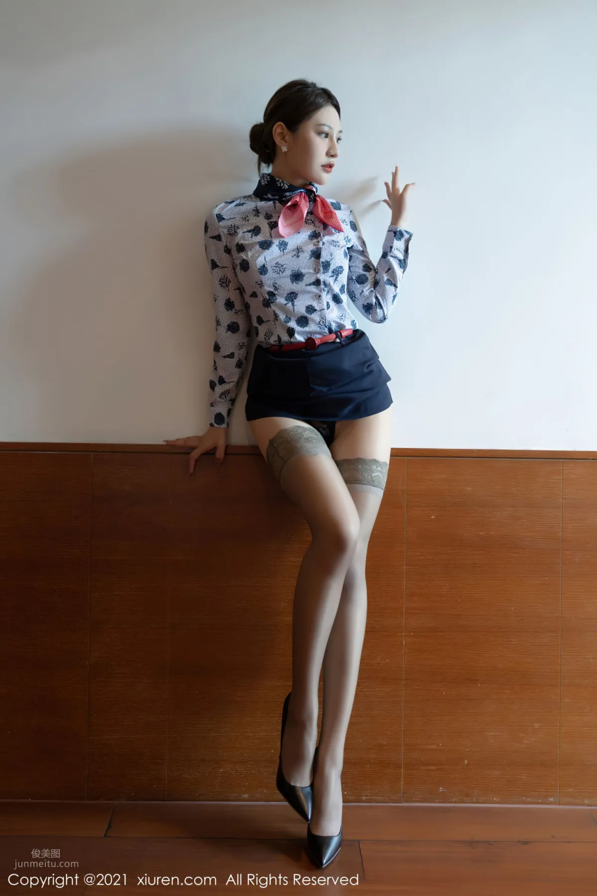 婀娜模特張欣欣 典雅多姿空乘制服 13