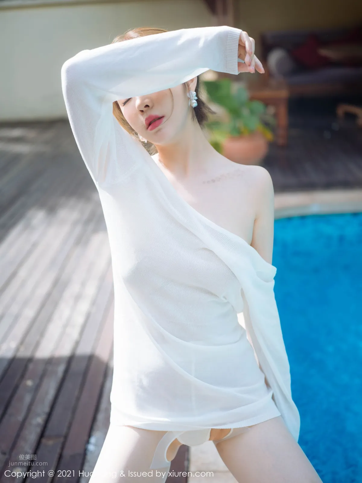 成熟女神王雨純 潔白輕盈的毛衣 17