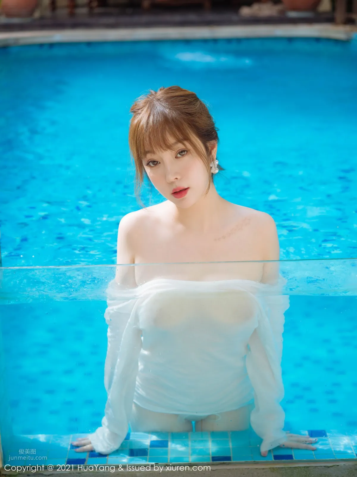 成熟女神王雨純 潔白輕盈的毛衣 45