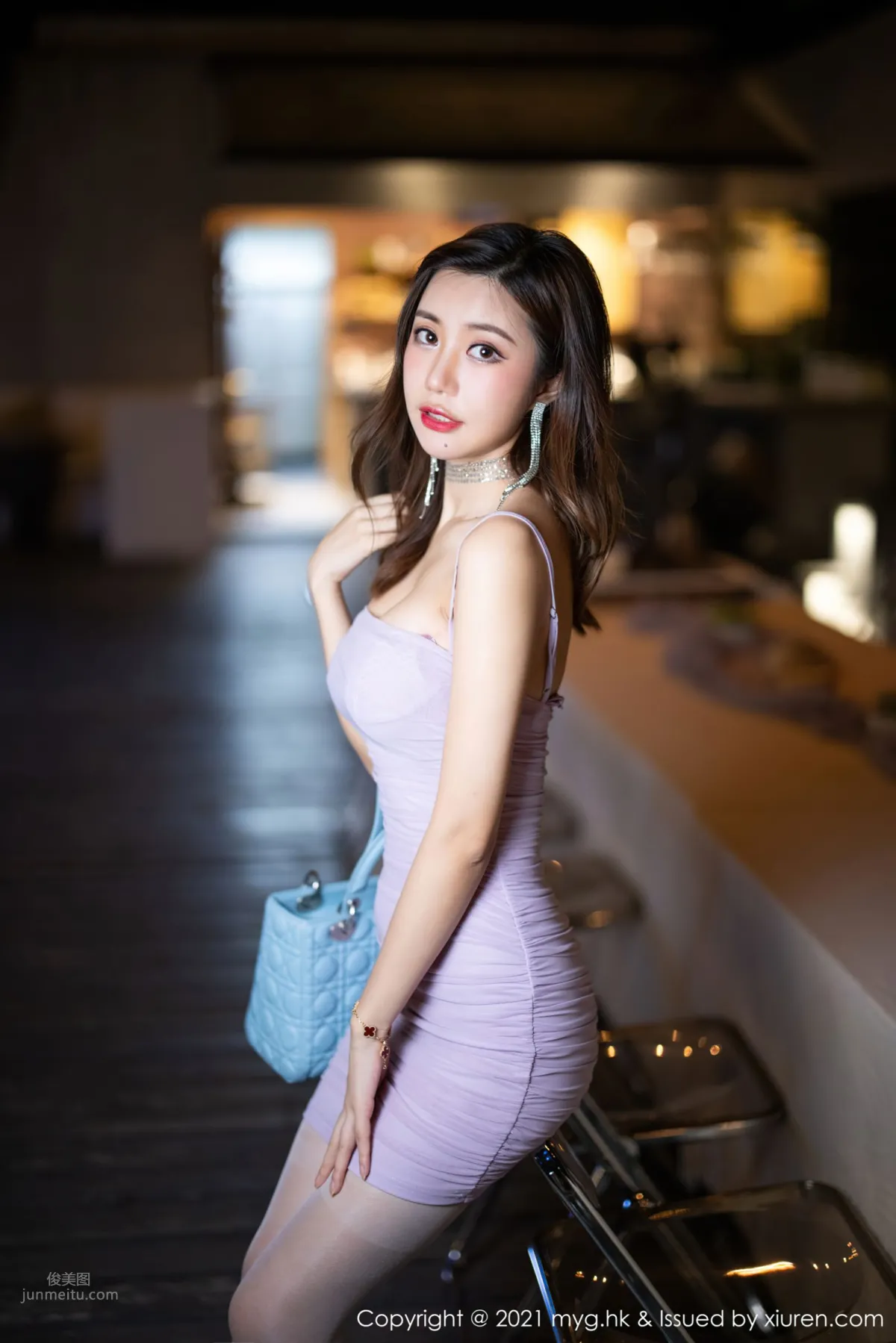 绮裡嘉的紫色服飾 中秋來臨夢幻嫦娥 1