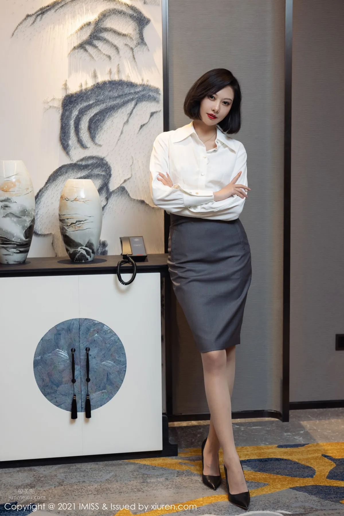 氣質美女藝軒 潔白動人的襯衫 13