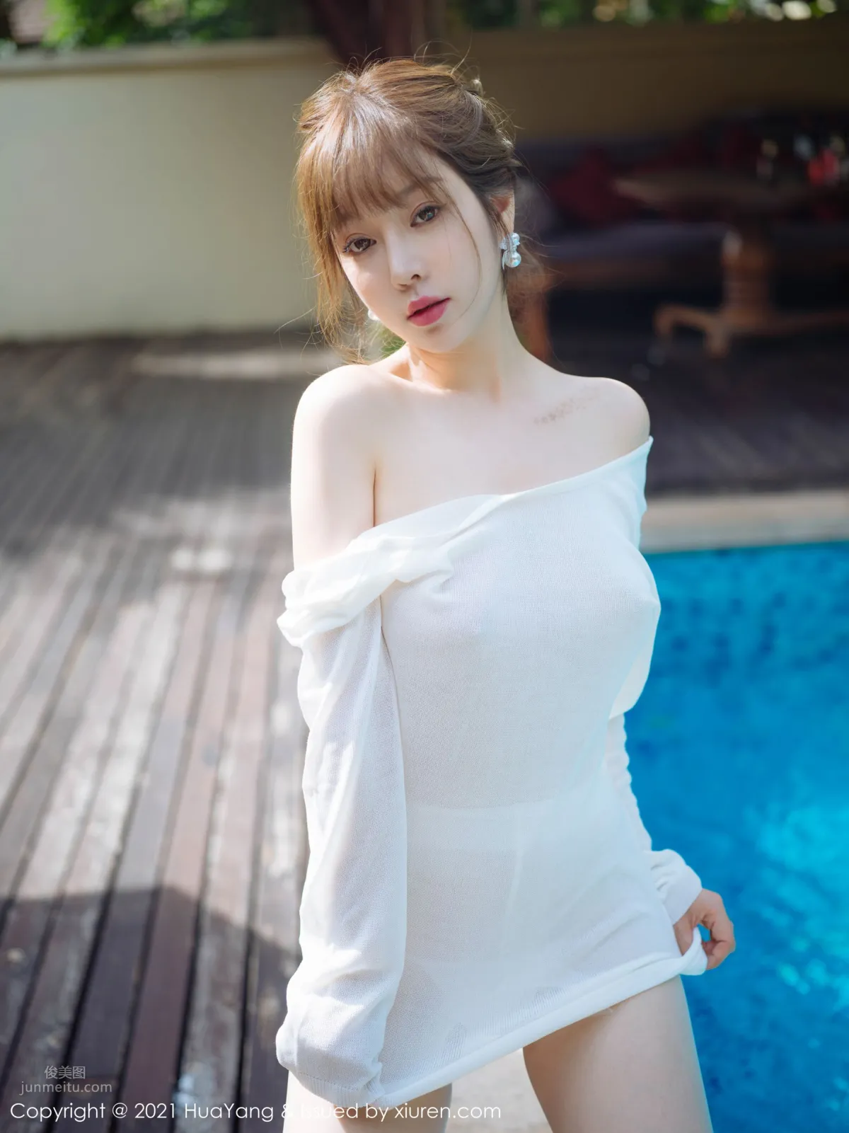 成熟女神王雨純 潔白輕盈的毛衣 25