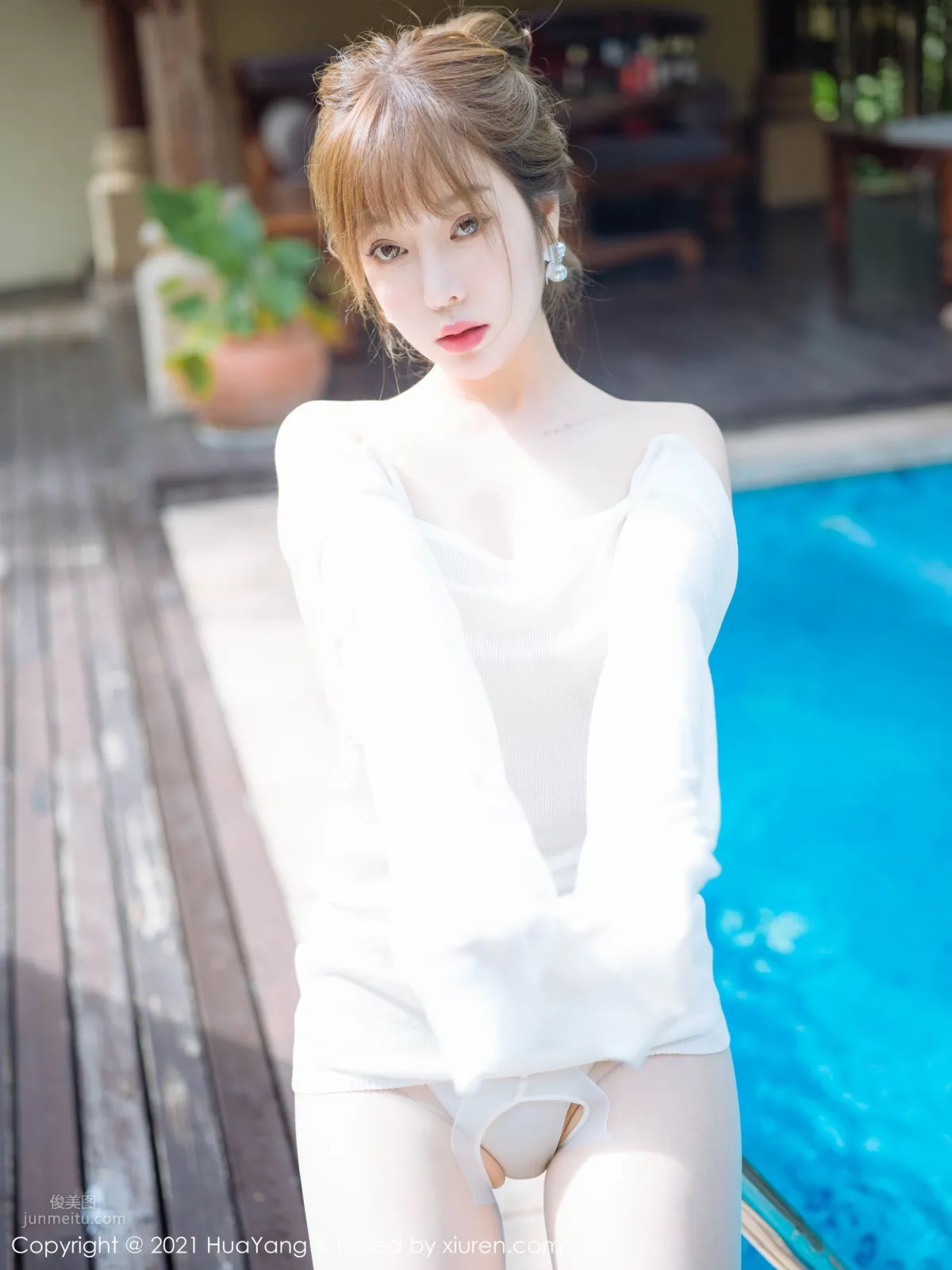 成熟女神王雨純 潔白輕盈的毛衣 10