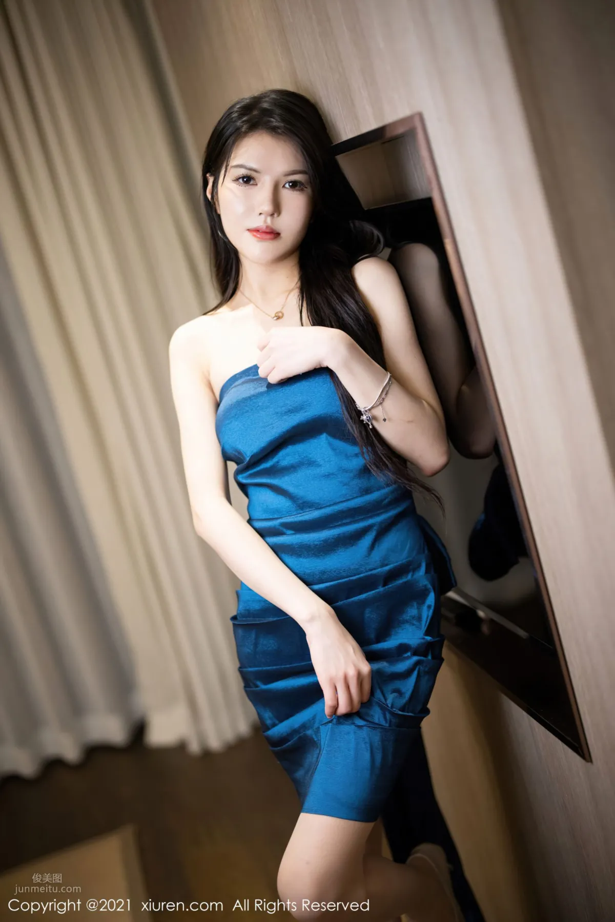 新人模特媛媛醬 深藍色典雅禮服 20