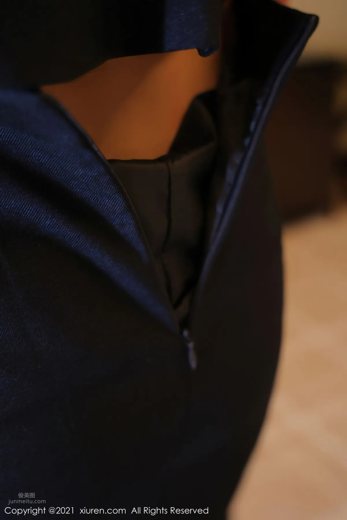 新人模特藍莓FY 經典黑絲蕾絲服飾 41