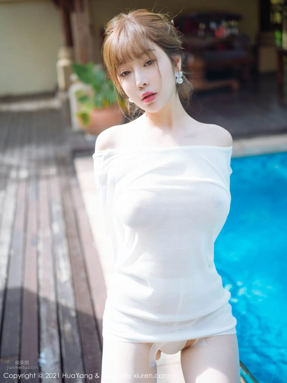 成熟女神王雨純 潔白輕盈的毛衣 13