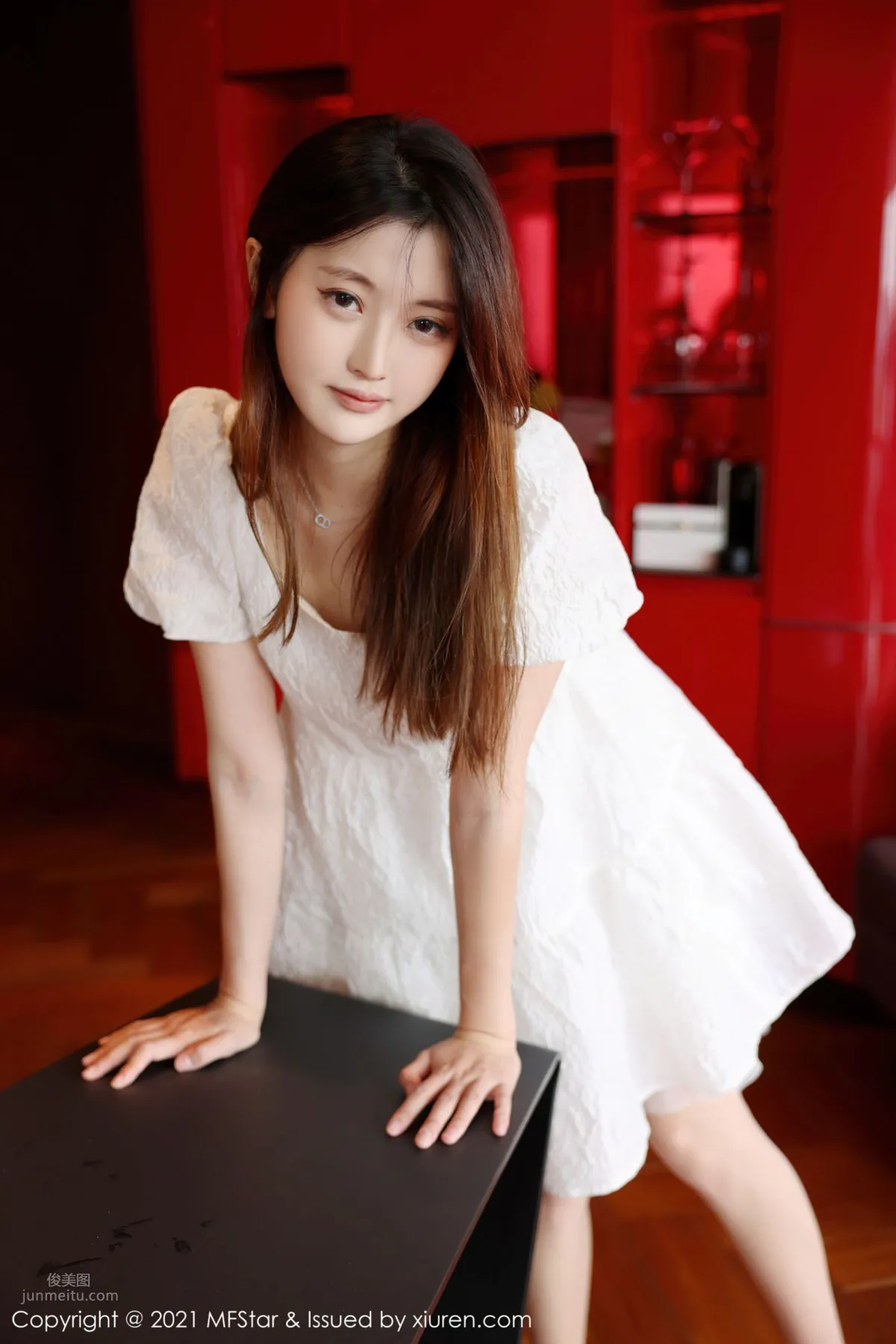 新人模特苏西susie 洁白动人的裙子_3