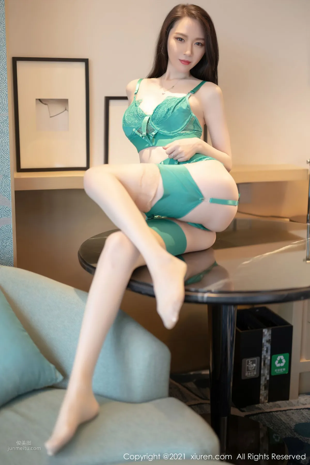 氣質女神夢心月 鮮豔綠色的樓房 39