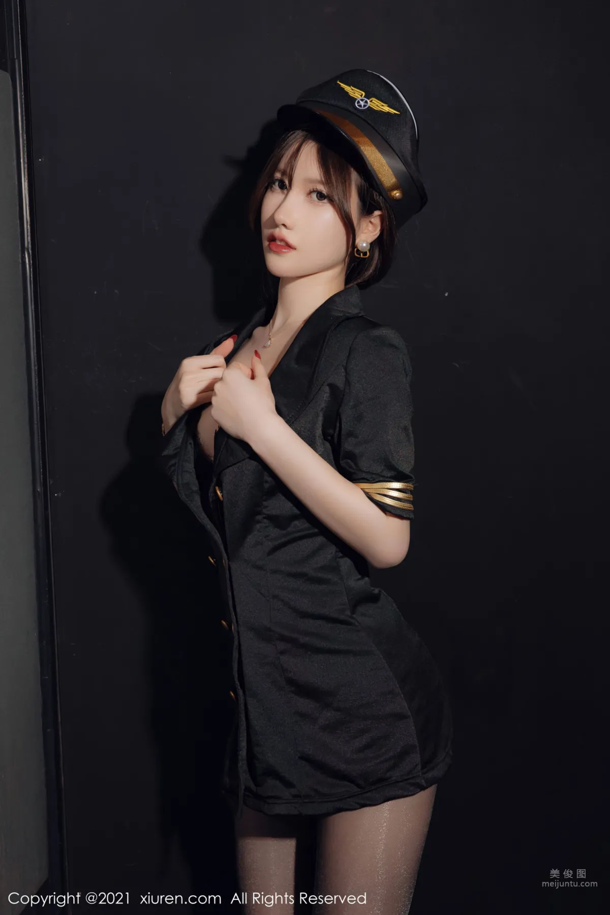[XiuRen] 2021.12.17 No.4355 美桃醬 2