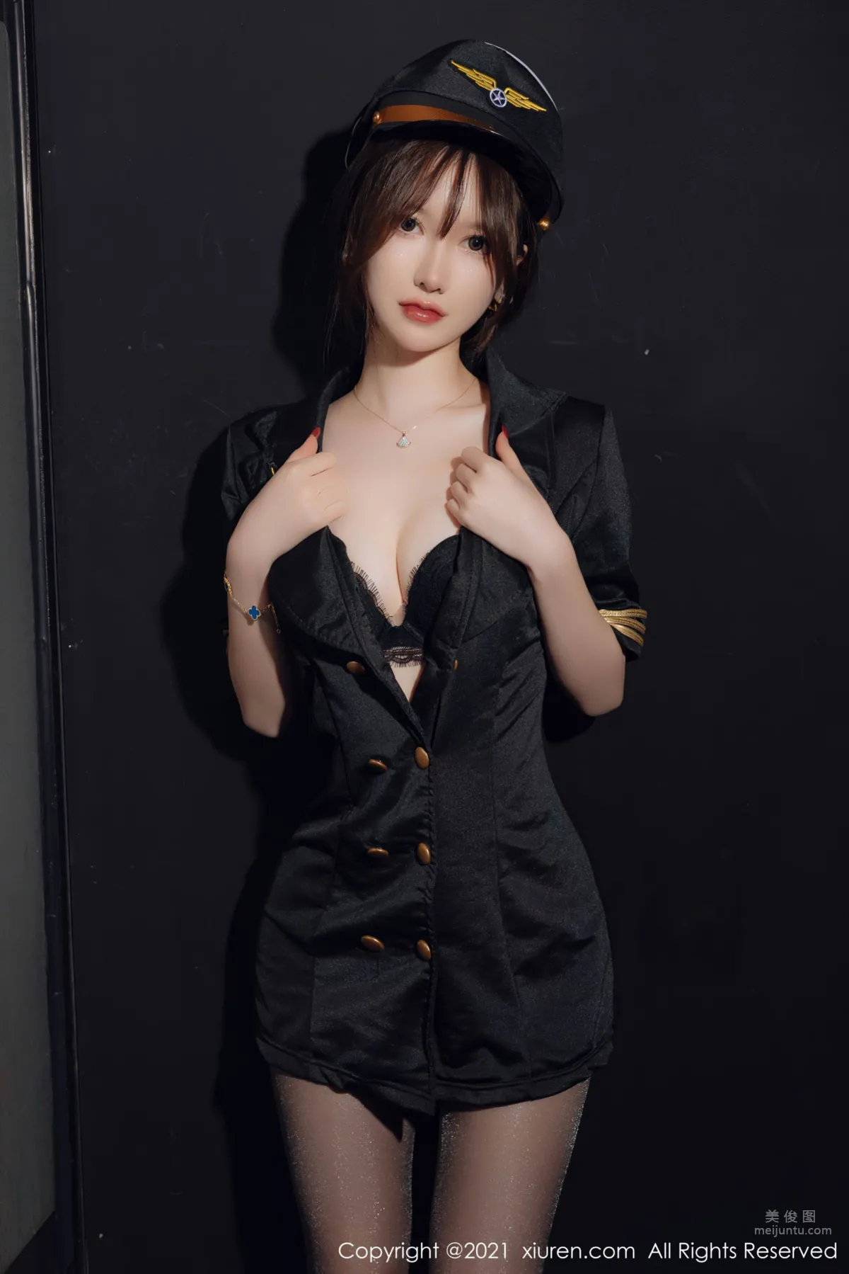 [XiuRen] 2021.12.17 No.4355 美桃醬 1