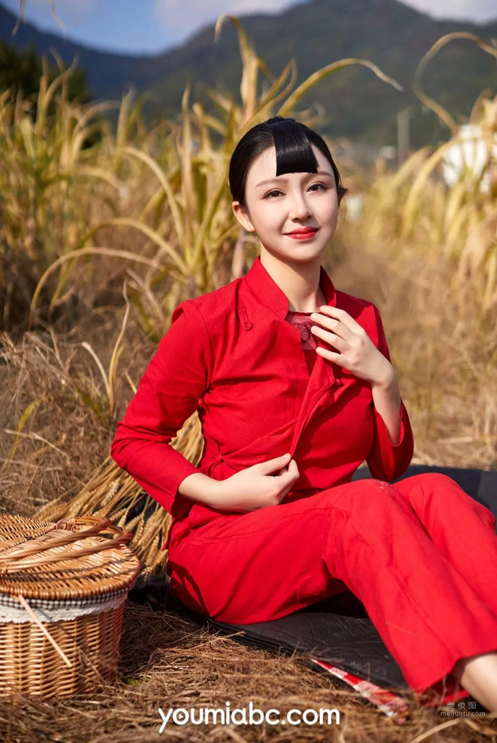 [YouMi尤蜜] 2022.01.01 黃土地，紅肚兜 8