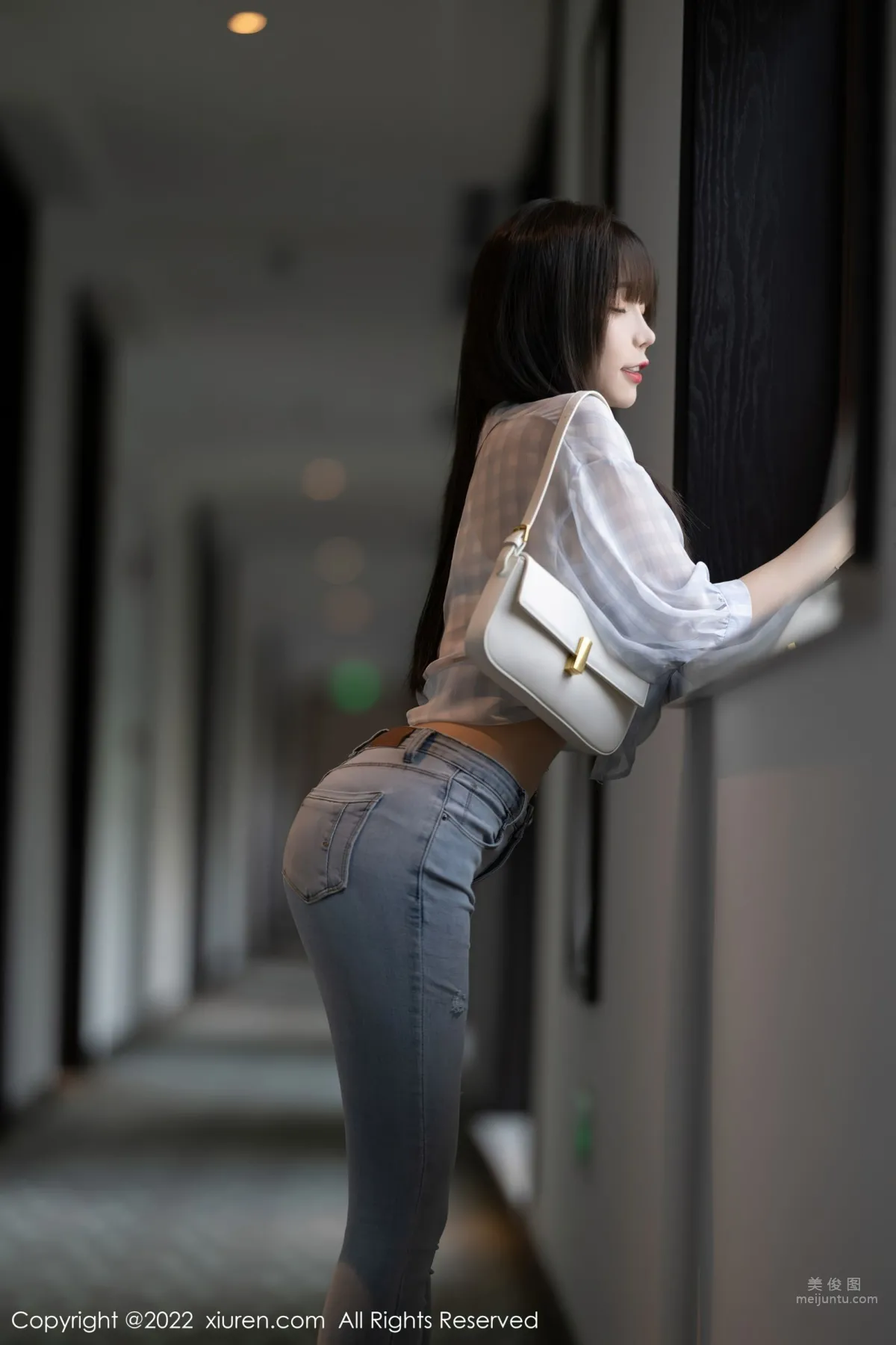 [XiuRen] 2022.05.07 No.4976 芝芝Booty 2