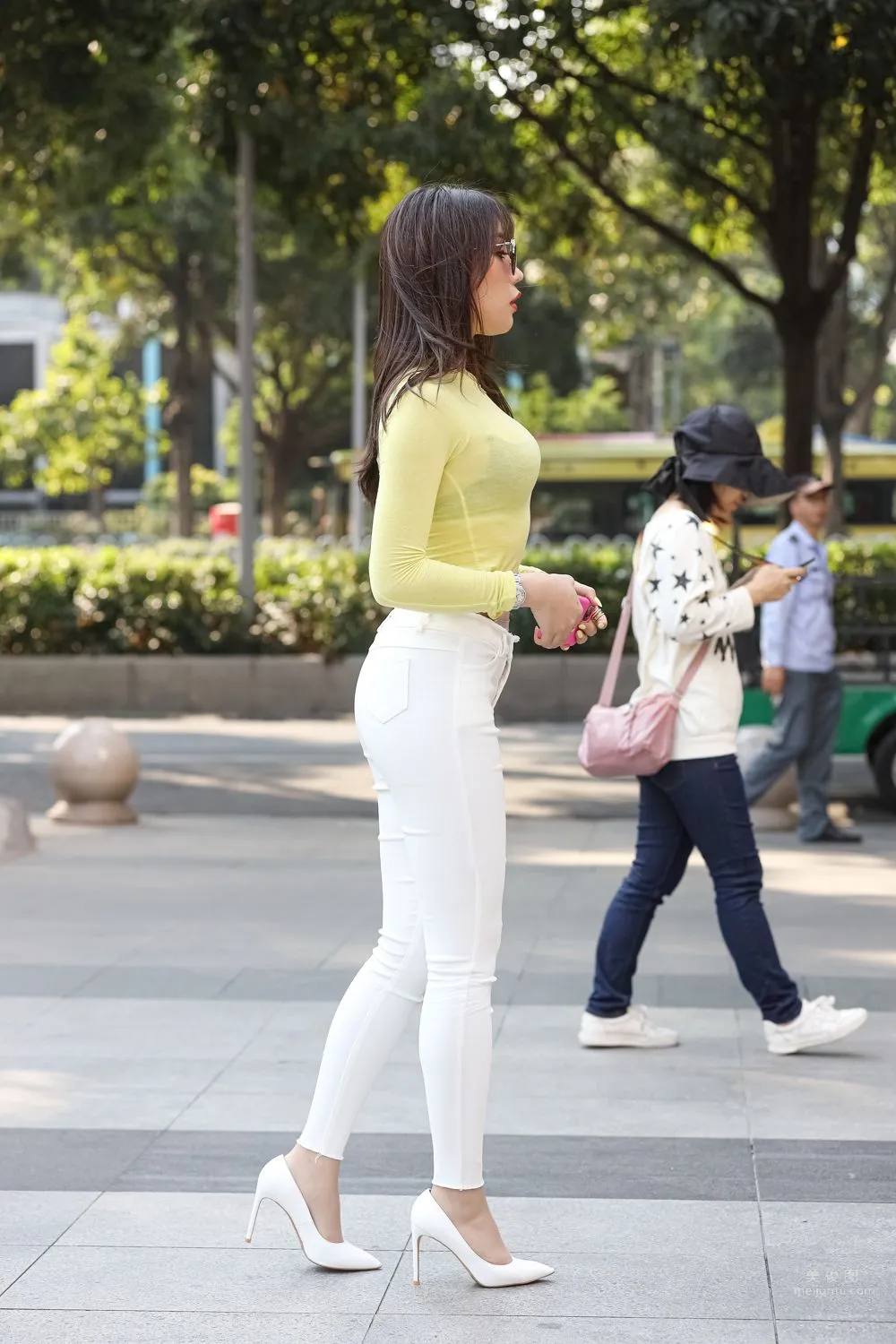 都市麗人芝芝白色緊身褲 24