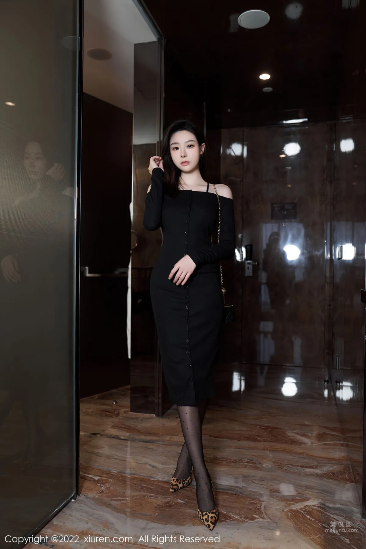 [XiuRen] 2022.09.01 No.5529 是小逗逗 9