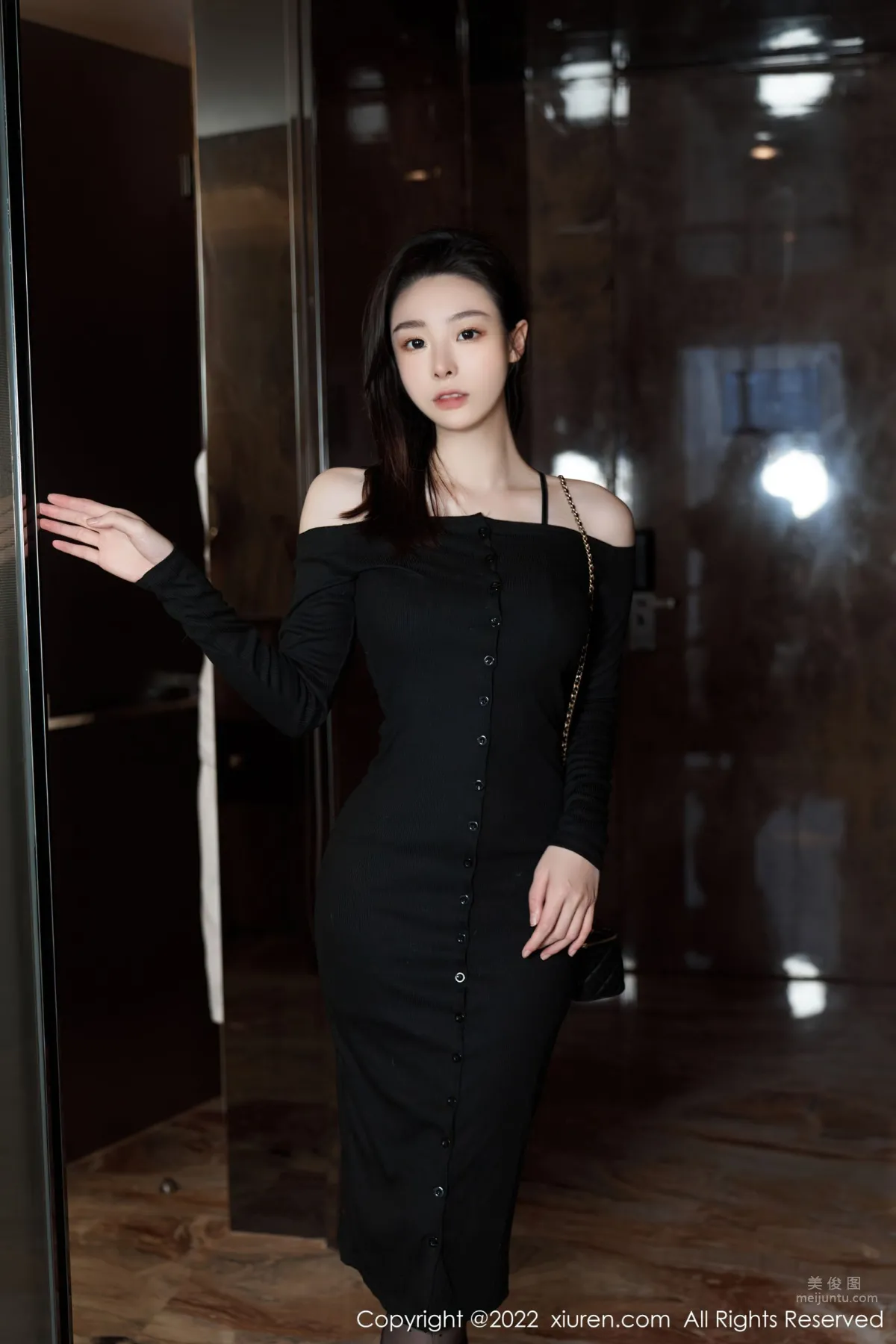 [XiuRen] 2022.09.01 No.5529 是小逗逗 1