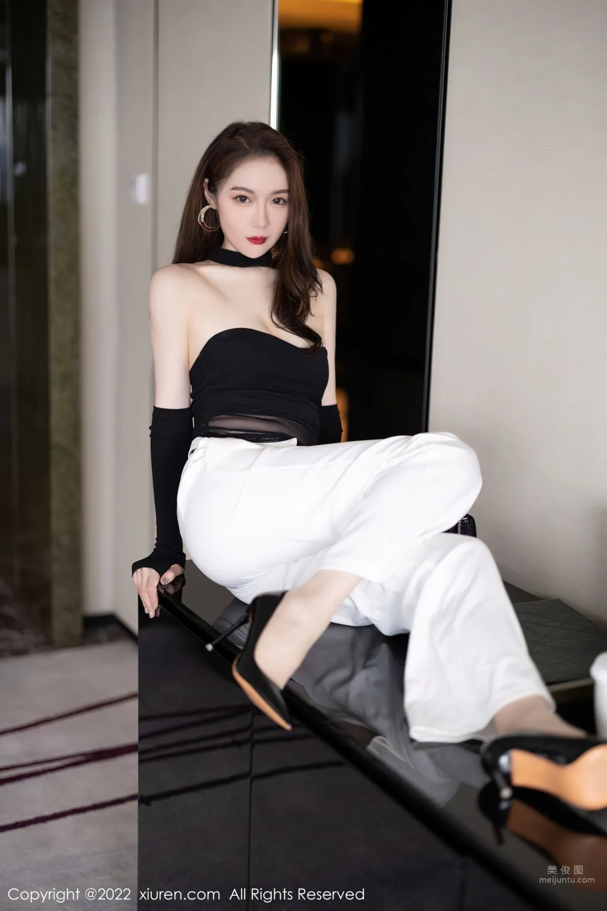 [XiuRen] 2022.08.24 No.5487 夢心玥 27