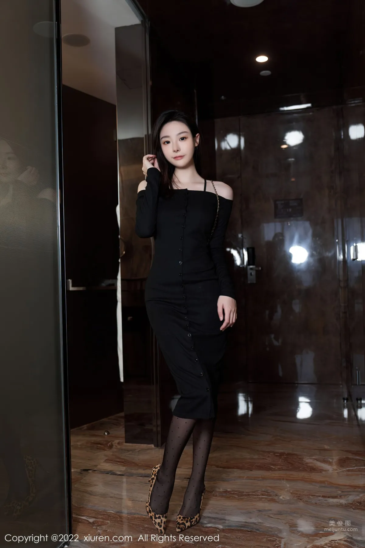 [XiuRen] 2022.09.01 No.5529 是小逗逗 8