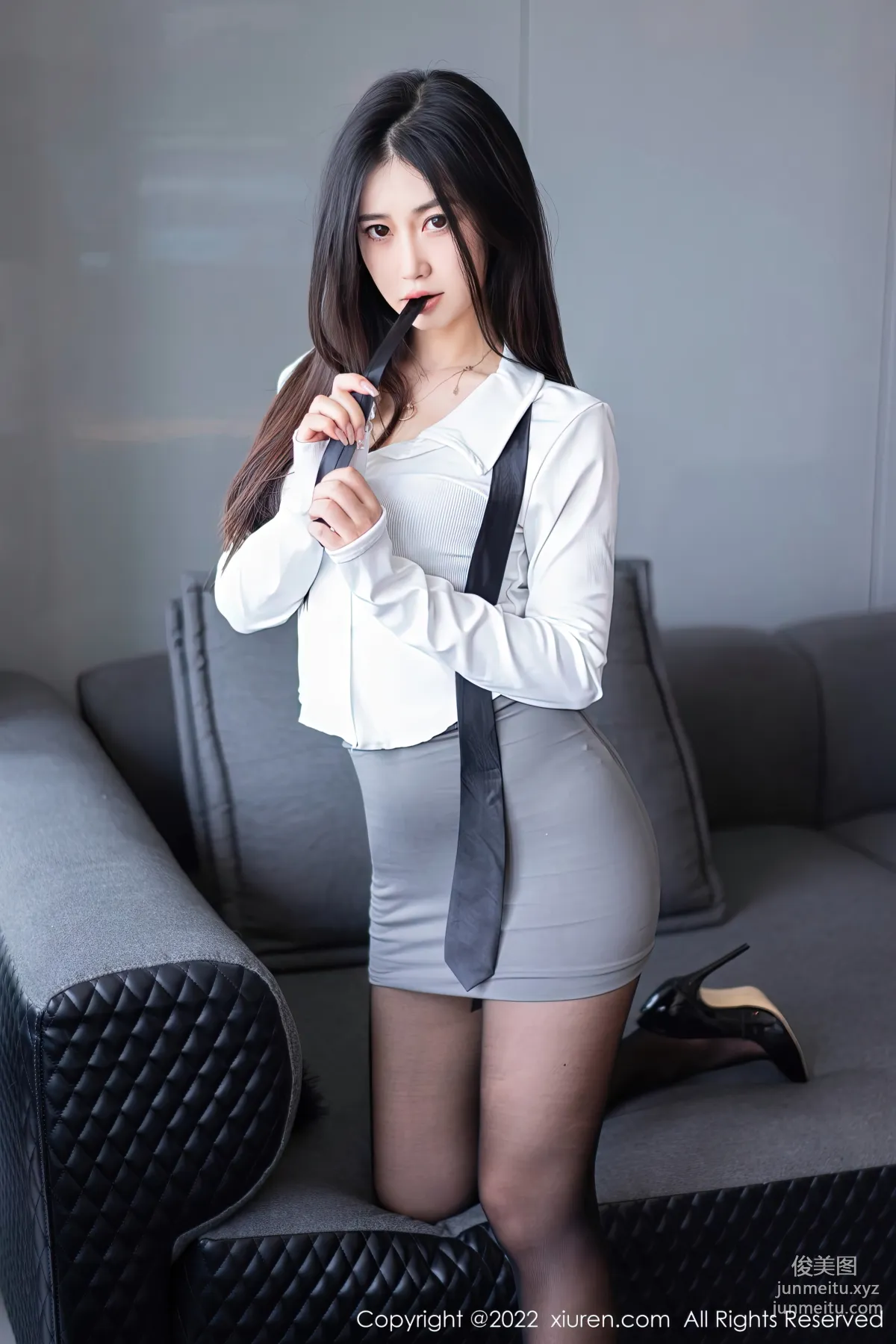 [Xiuren秀人網]2022.11.02 NO.5795 laura阿姣 2