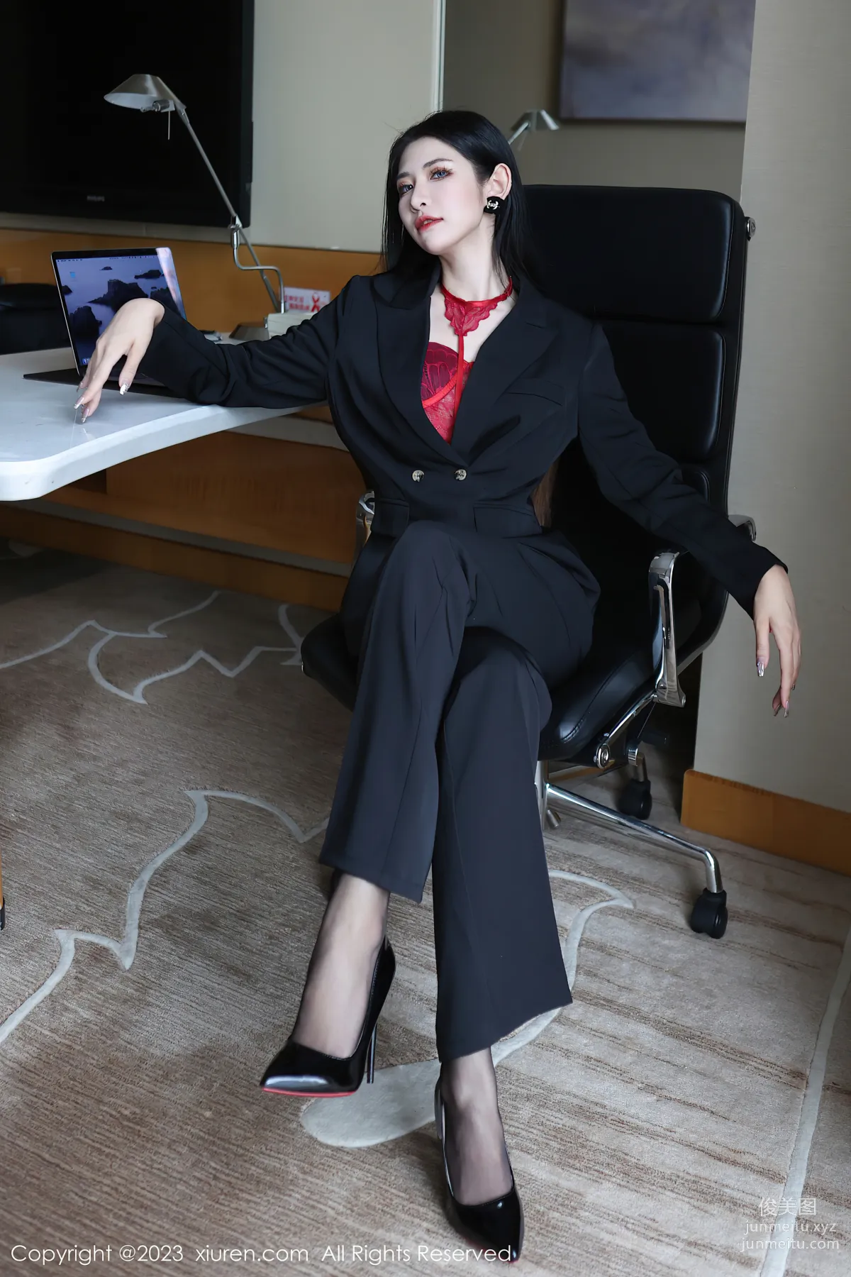 [XiuRen秀人網] 2023.03.13 NO.6402 依娜Yina 2