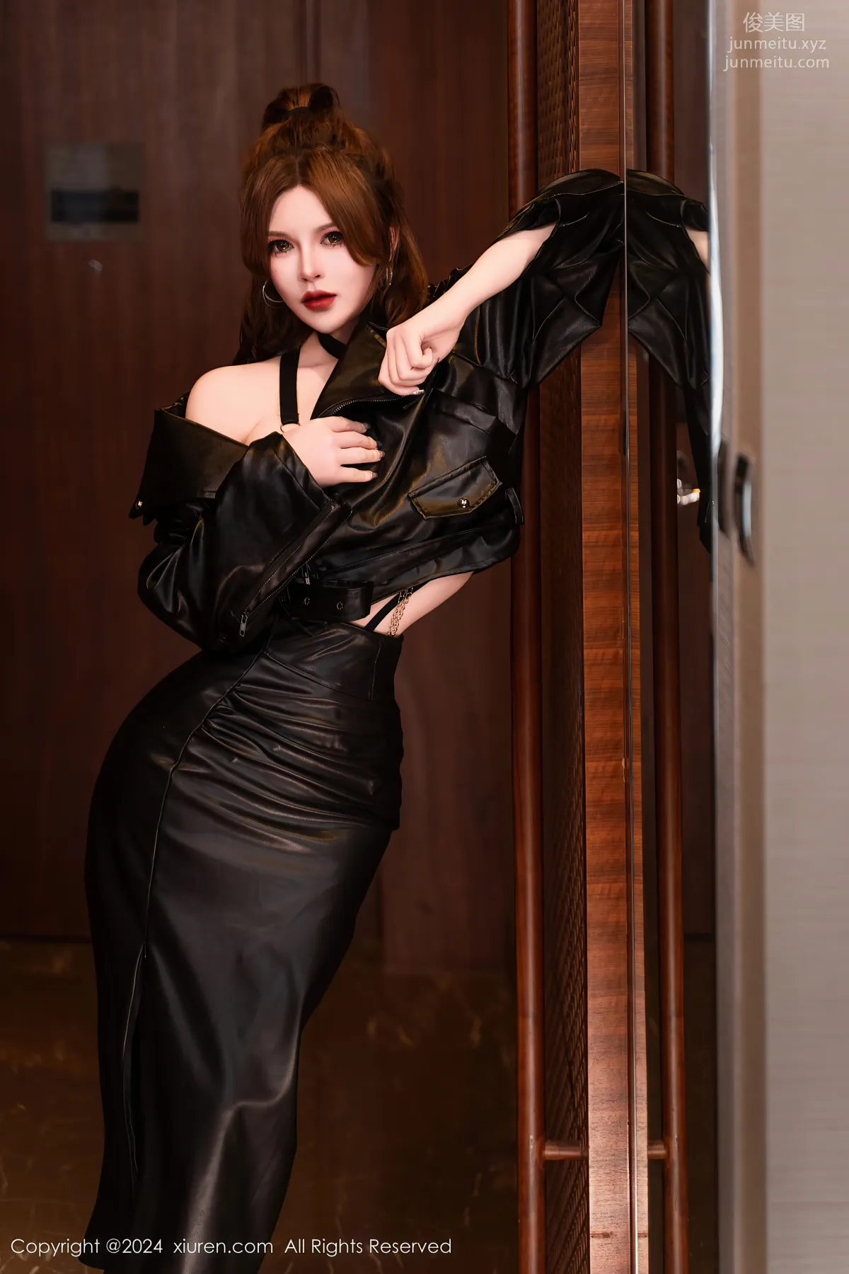 [Xiuren秀人網]2024.03.28 NO.8305 伊麗莎有點白 2