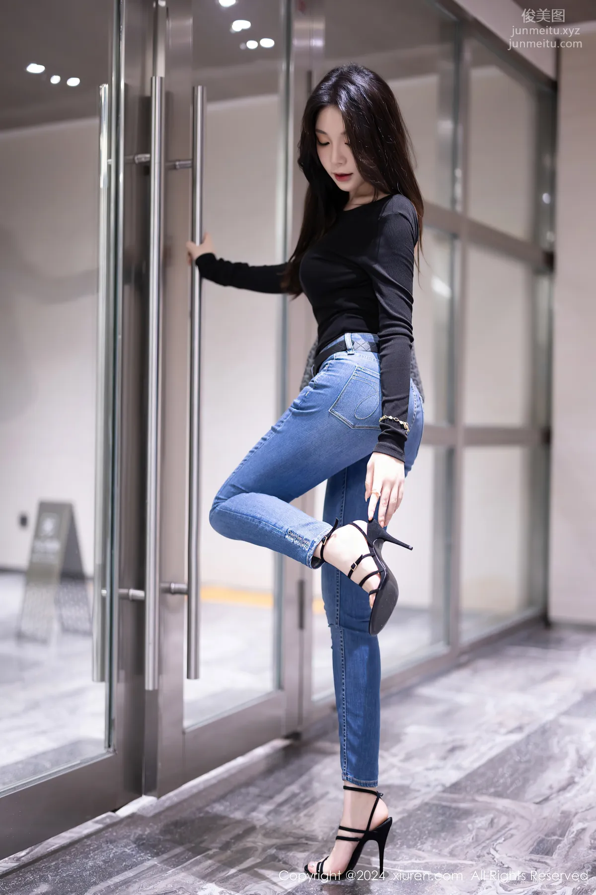 [Xiuren秀人網]2024.04.12 NO.8385 徐莉芝Booty 9