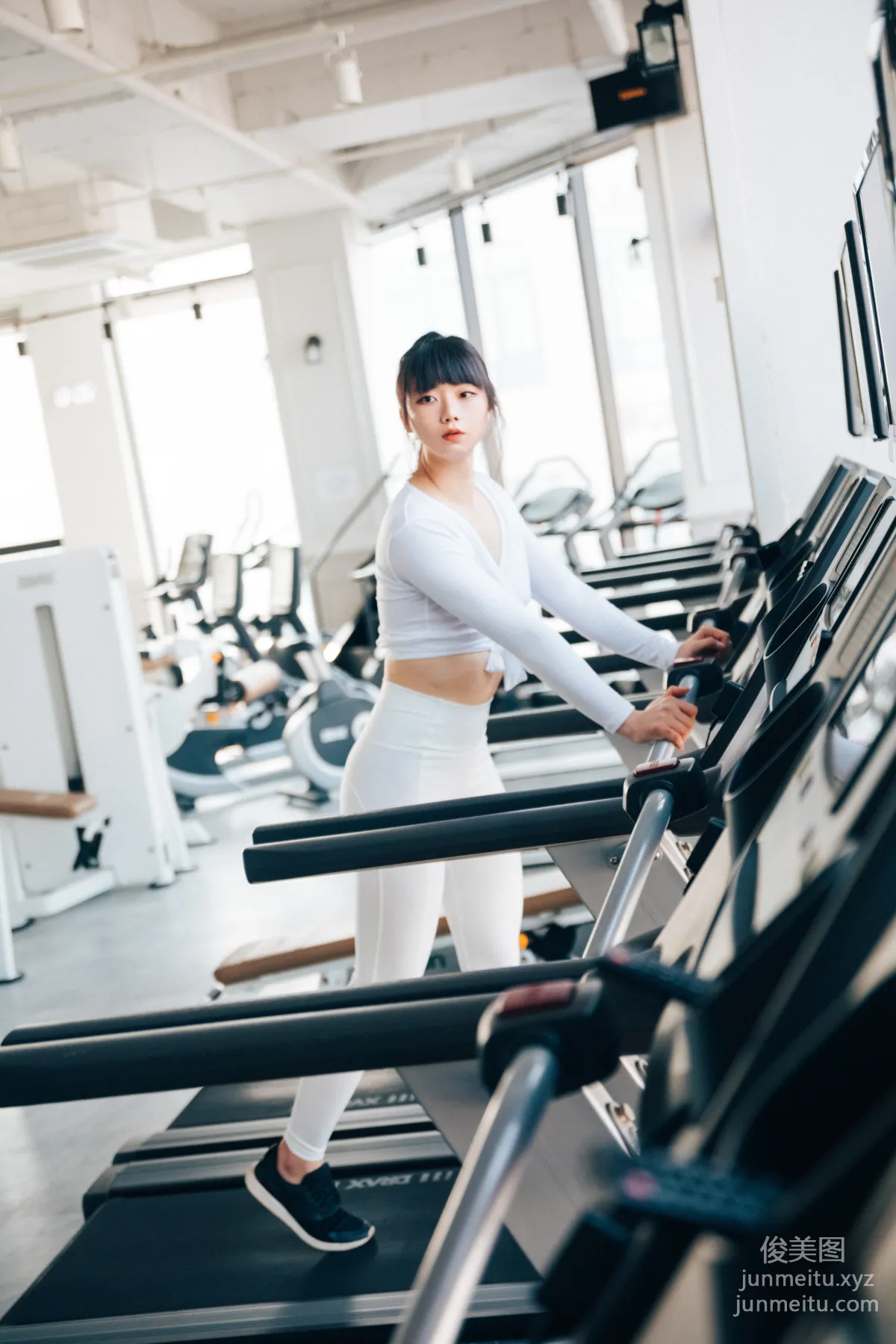 052.[Loozy] Kissme - Strip Fitness + Video [85P] 9