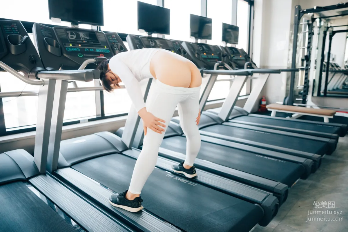 052.[Loozy] Kissme - Strip Fitness + Video [85P] 24
