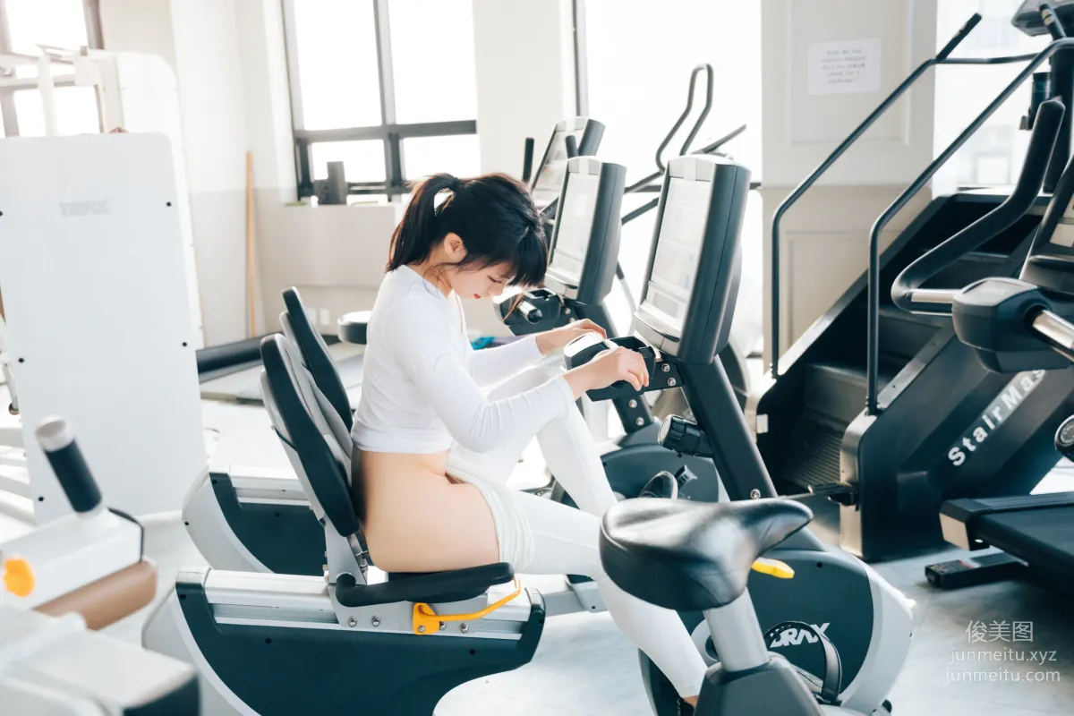 052.[Loozy] Kissme - Strip Fitness + Video [85P] 25