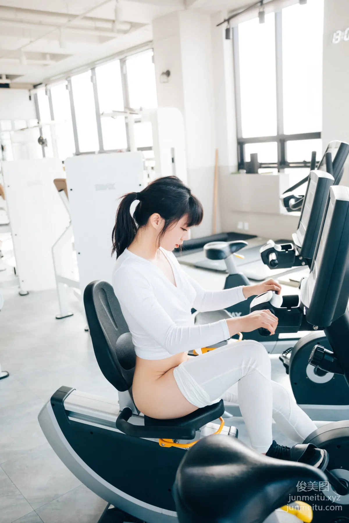 052.[Loozy] Kissme - Strip Fitness + Video [85P] 27