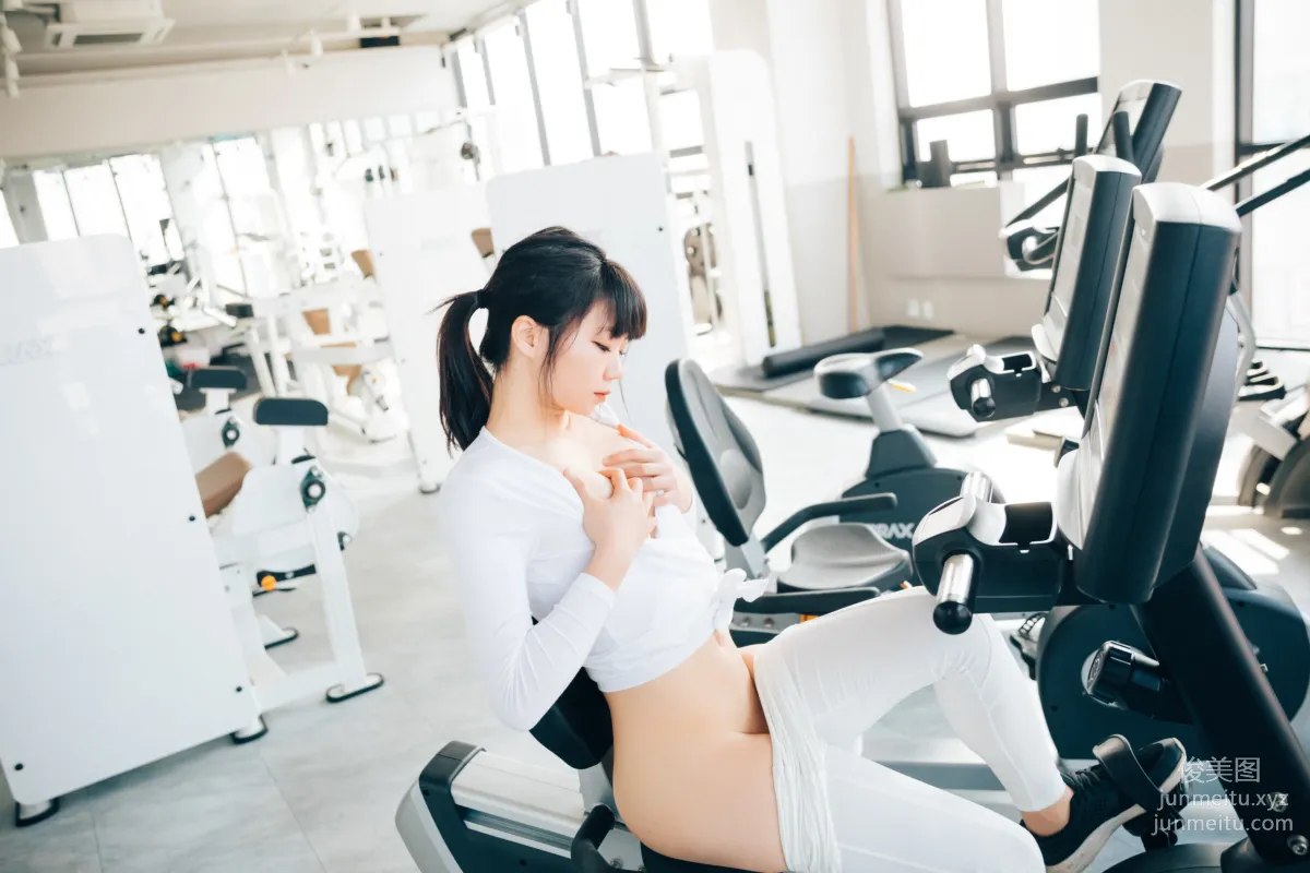 052.[Loozy] Kissme - Strip Fitness + Video [85P] 30
