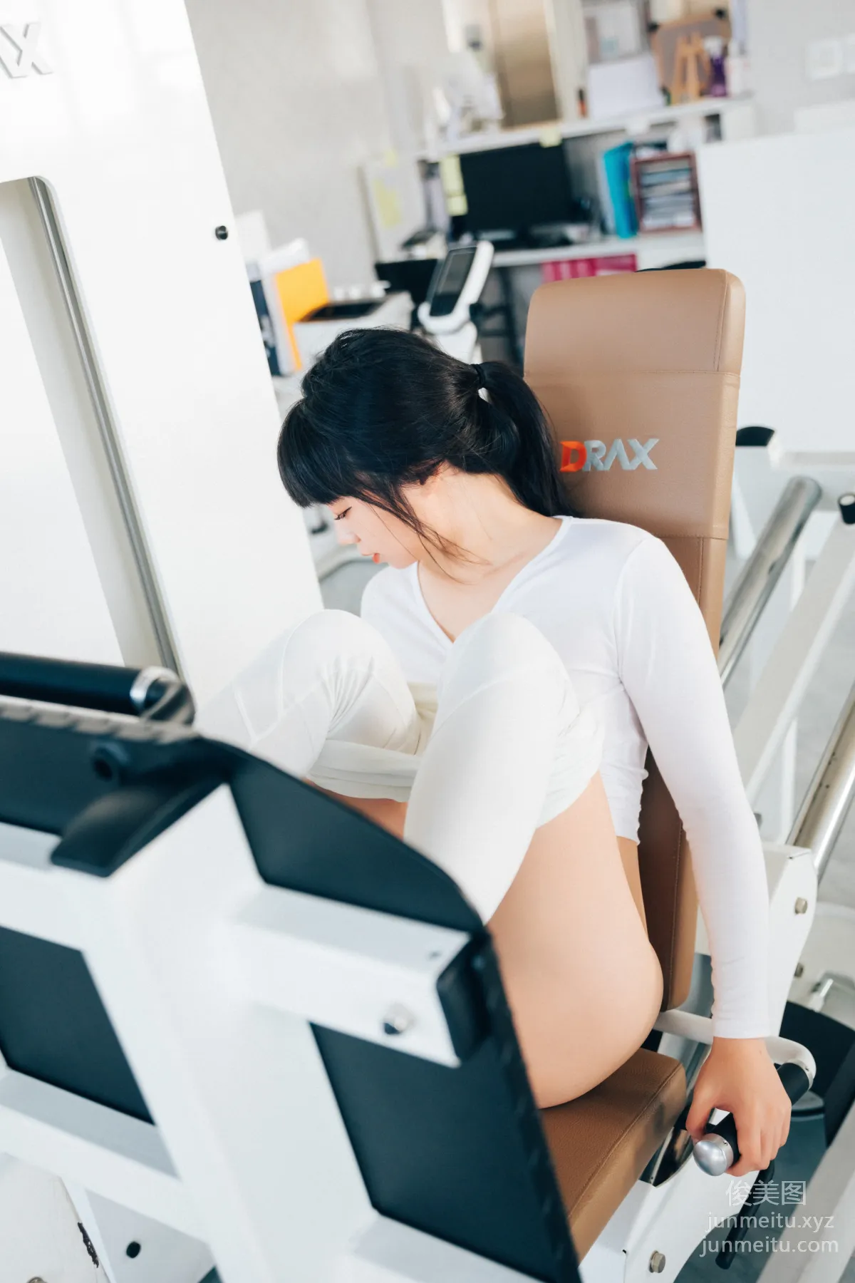 052.[Loozy] Kissme - Strip Fitness + Video [85P] 46