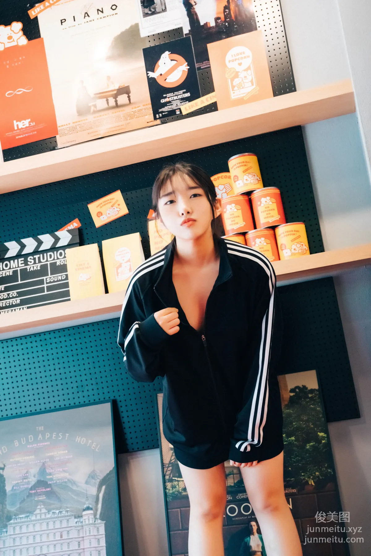 065.[Loozy] Sonson (손손) - Cinema girl_S.ver [123P] 19