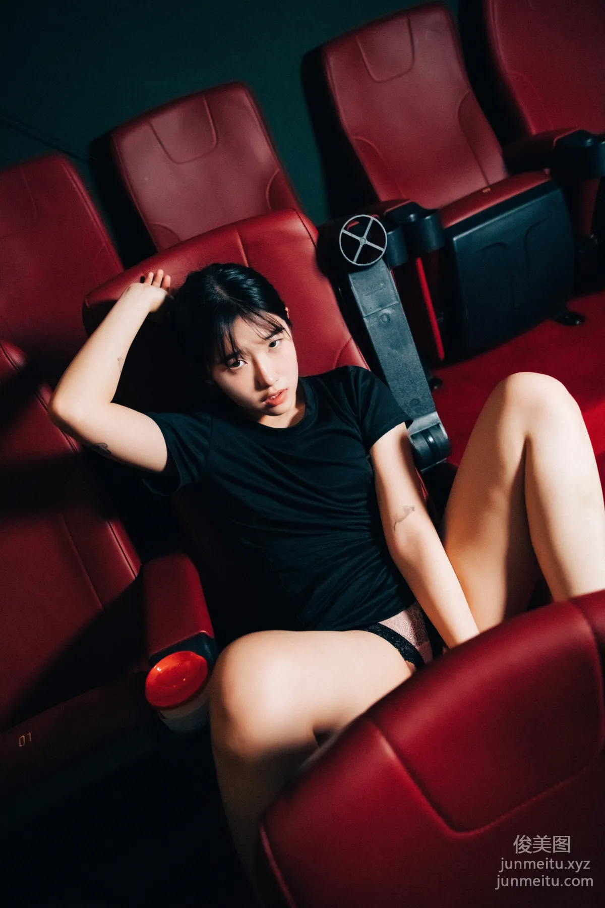 065.[Loozy] Sonson (손손) - Cinema girl_S.ver [123P] 46