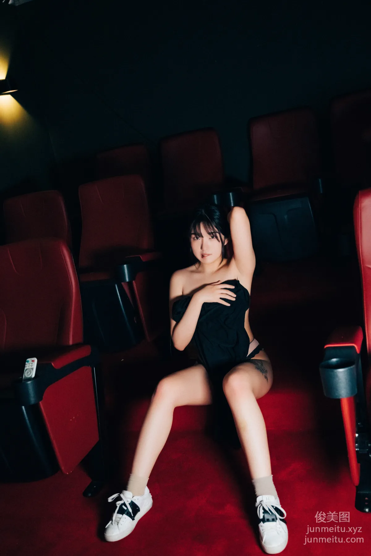 065.[Loozy] Sonson (손손) - Cinema girl_S.ver [123P] 73