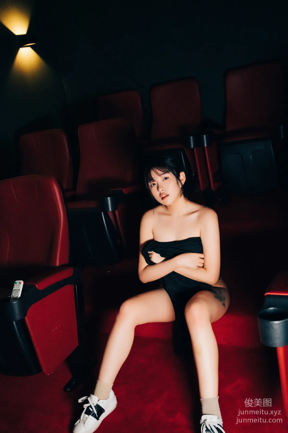 065.[Loozy] Sonson (손손) - Cinema girl_S.ver [123P] 74