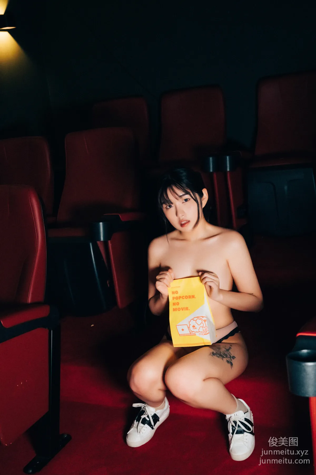 065.[Loozy] Sonson (손손) - Cinema girl_S.ver [123P] 77