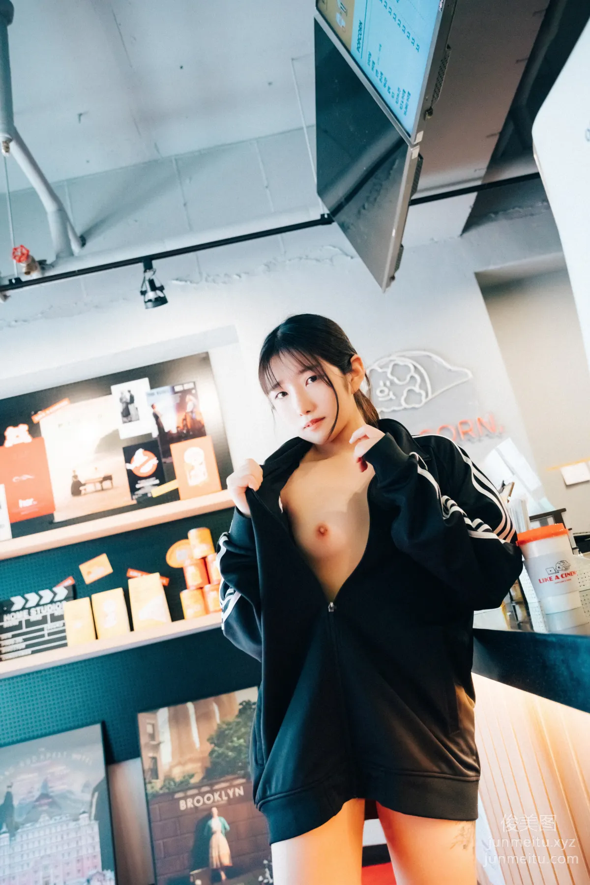 065.[Loozy] Sonson (손손) - Cinema girl_S.ver [123P] 86