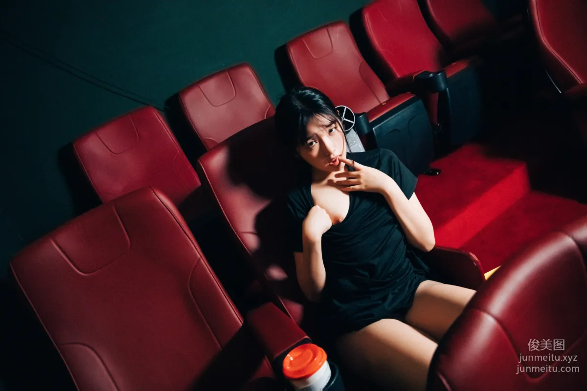 065.[Loozy] Sonson (손손) - Cinema girl_S.ver [123P] 95