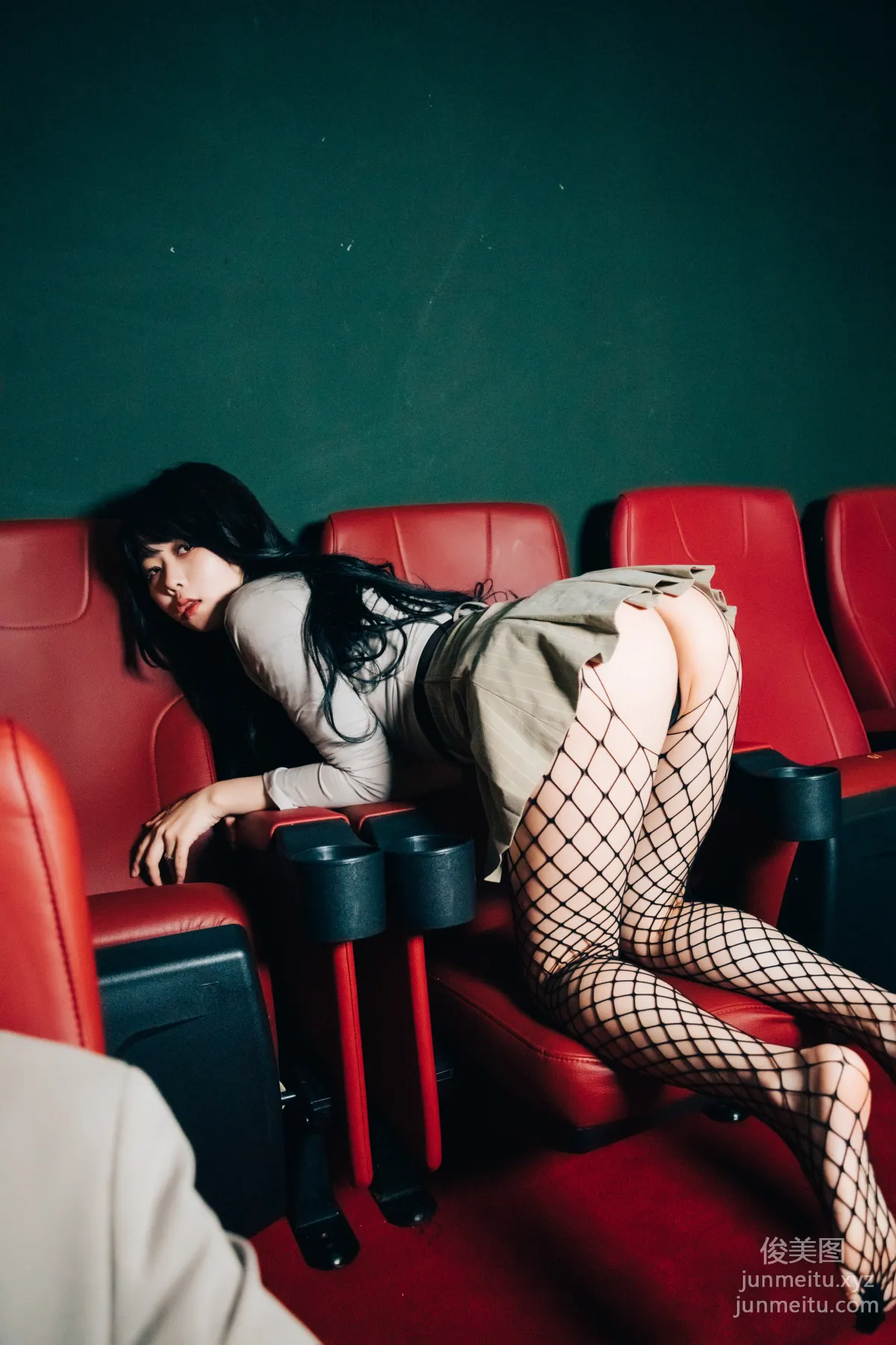 073.[Loozy] Zia (지아) -XXX in the theater S.Ver[157P] 152