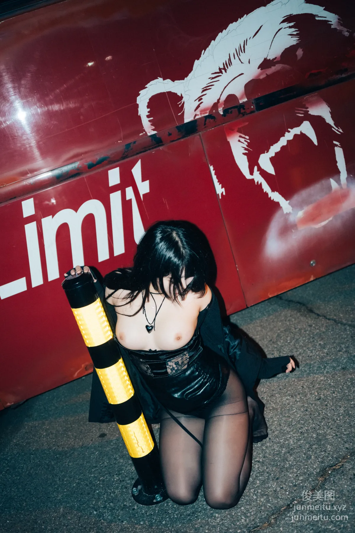 104.[Loozy] Zia (지아) - XXX At Night Road[161P] 8