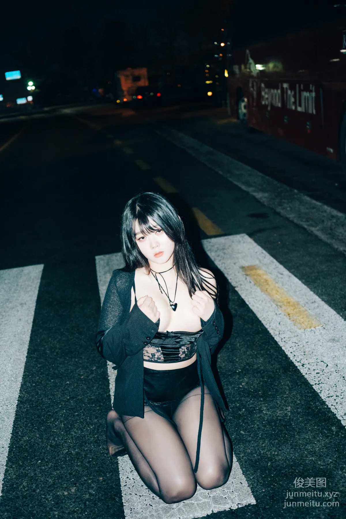 104.[Loozy] Zia (지아) - XXX At Night Road[161P] 17