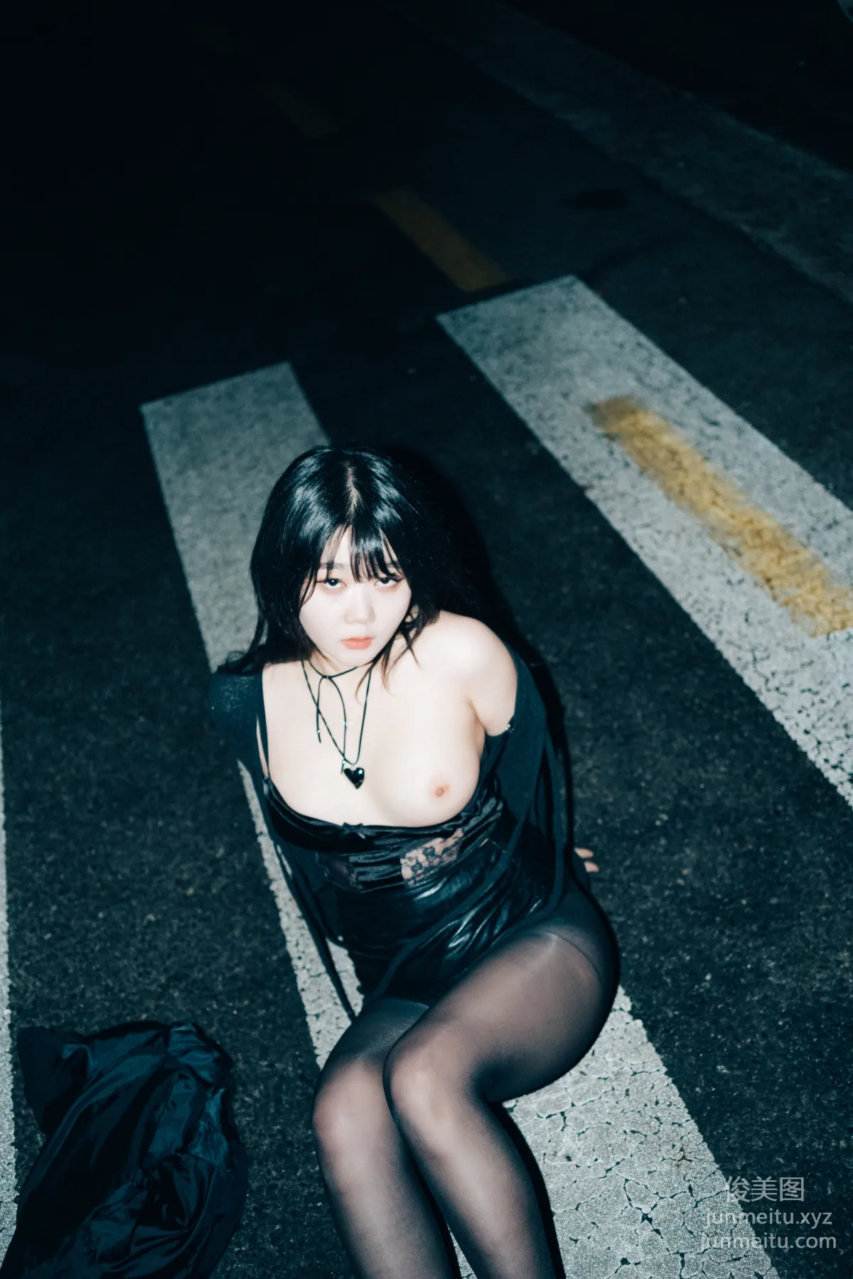 104.[Loozy] Zia (지아) - XXX At Night Road[161P] 24