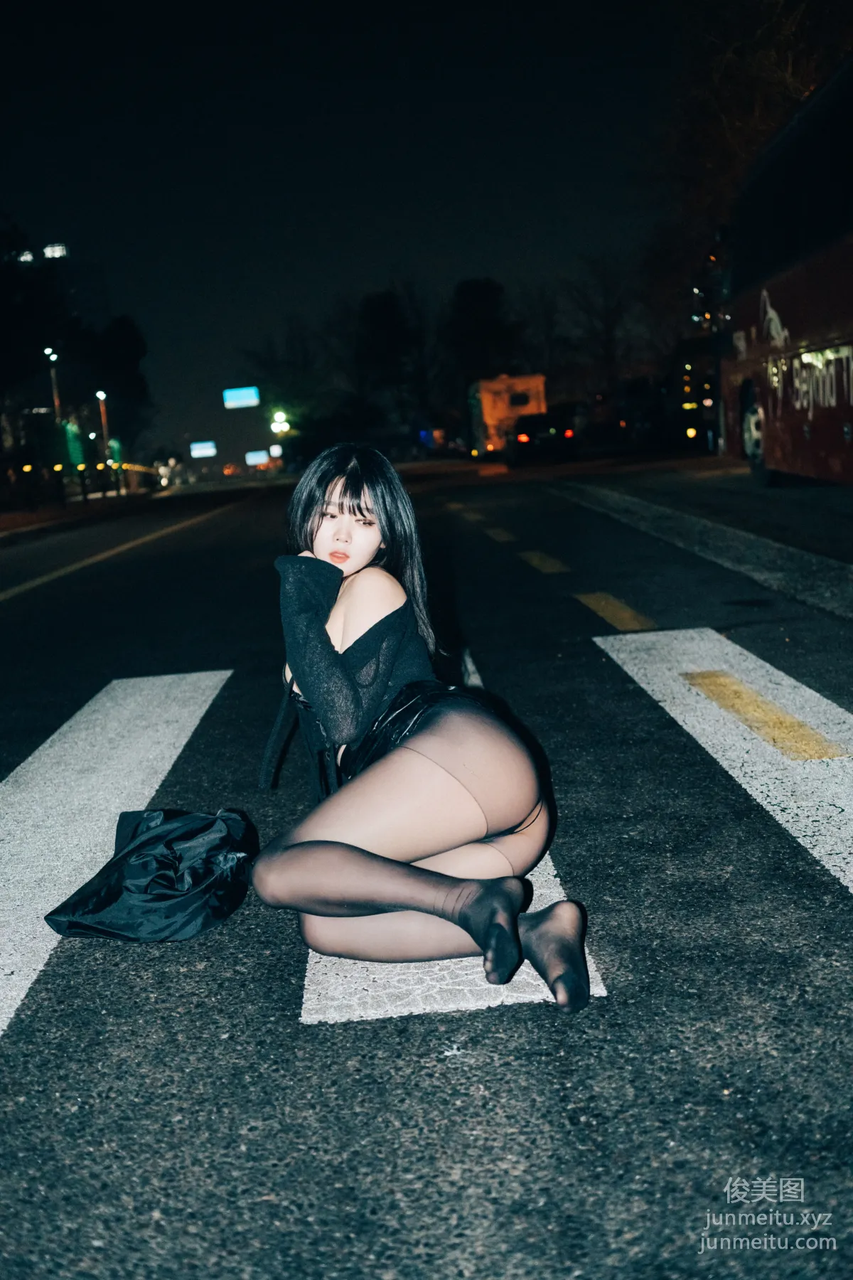 104.[Loozy] Zia (지아) - XXX At Night Road[161P] 28