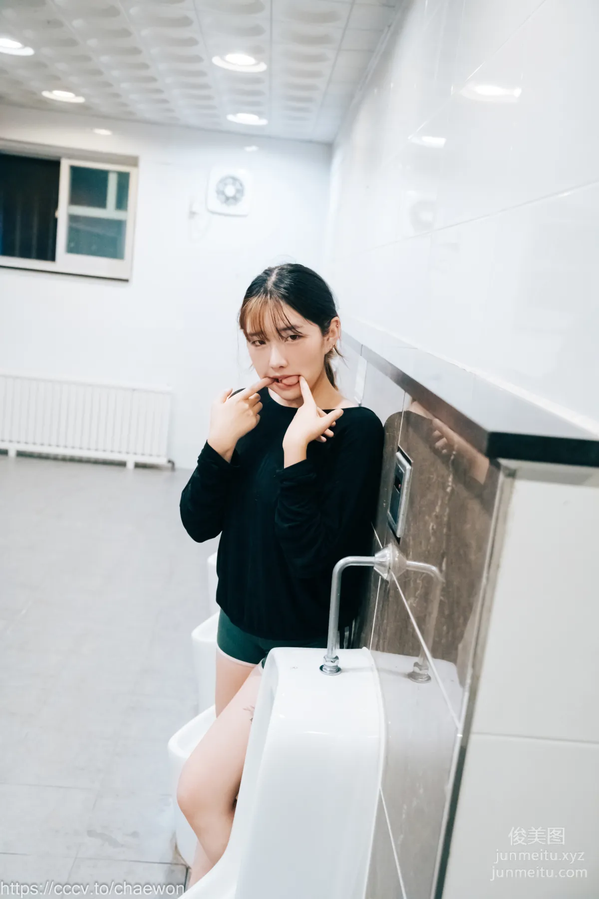 140.[Loozy] SonSon (손손) - Public Toilet - part 01[157P] 59