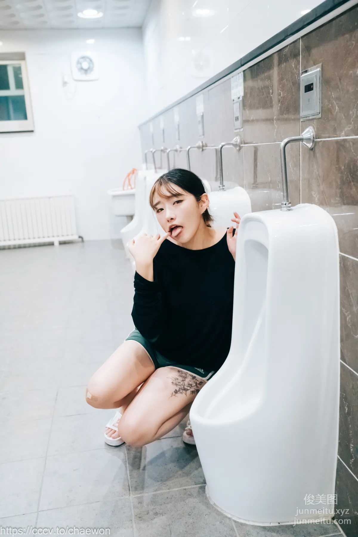 140.[Loozy] SonSon (손손) - Public Toilet - part 01[157P] 62