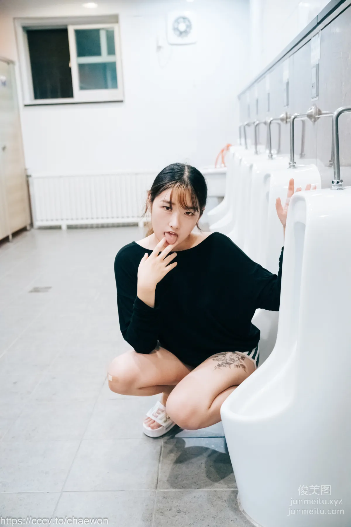 140.[Loozy] SonSon (손손) - Public Toilet - part 01[157P] 63